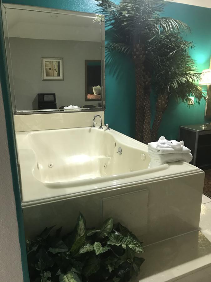 Camelot Inn And Suites Aldine Εξωτερικό φωτογραφία