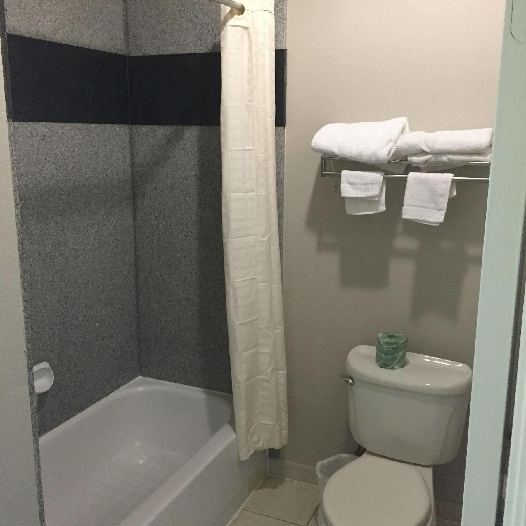 Camelot Inn And Suites Aldine Εξωτερικό φωτογραφία